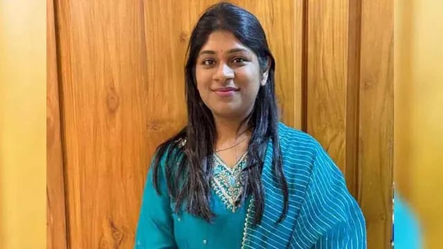 TGPSC Group 1 Topper kommireddy Lakshmi Dipika