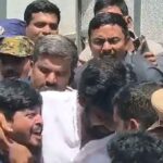 fan-rushes-towards-pawan-kalyan-during-hanamkonda-visit