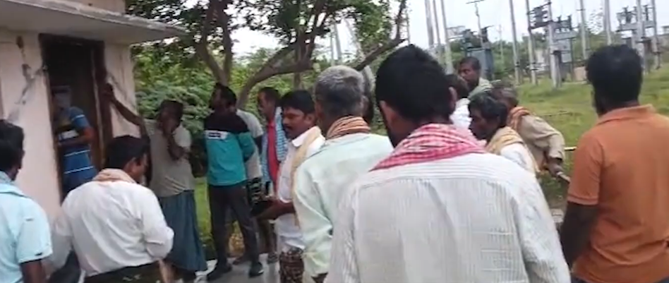 mukundapuram-substation-raithula-muttadi-quality-power-supply-protest